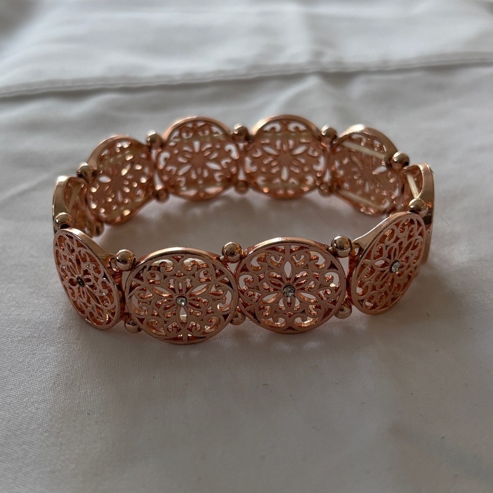 New Beautiful‎ Rose Colored And Rhinestone Bracelet